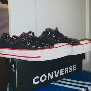 Black and pink converse!